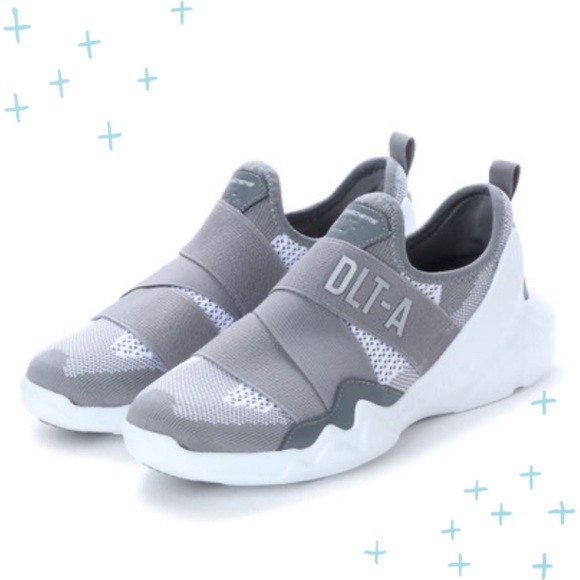 skechers jordan creek